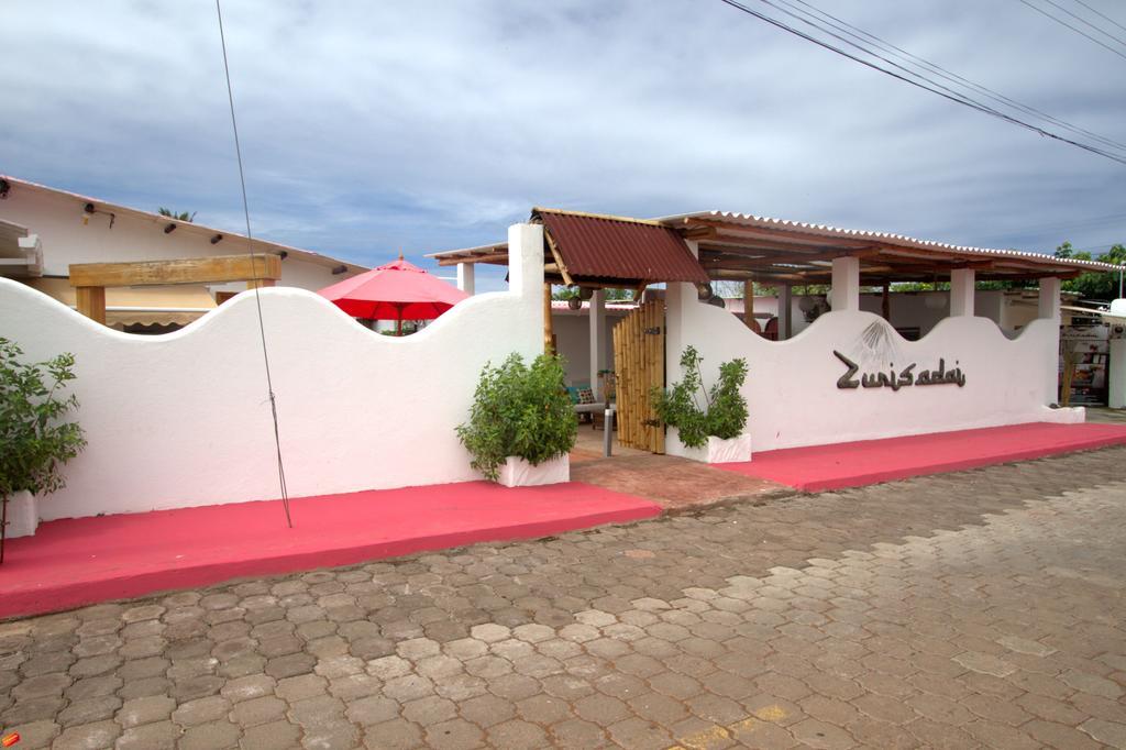 Hotel Zurisadai Puerto Ayora  Esterno foto